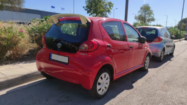 Toyota Aygo alerón de techo V.2 - Imagen 3