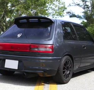Alerón Look para Mazda 323 BG GTX GTR