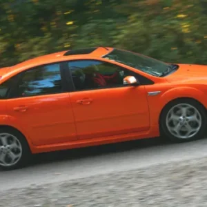 Faldones laterales Ford Focus MK2 ST Look modelo 5 puertas